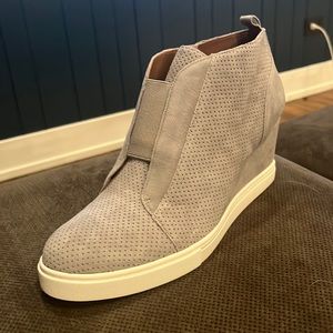 Brand new in box wedge suede casual boot